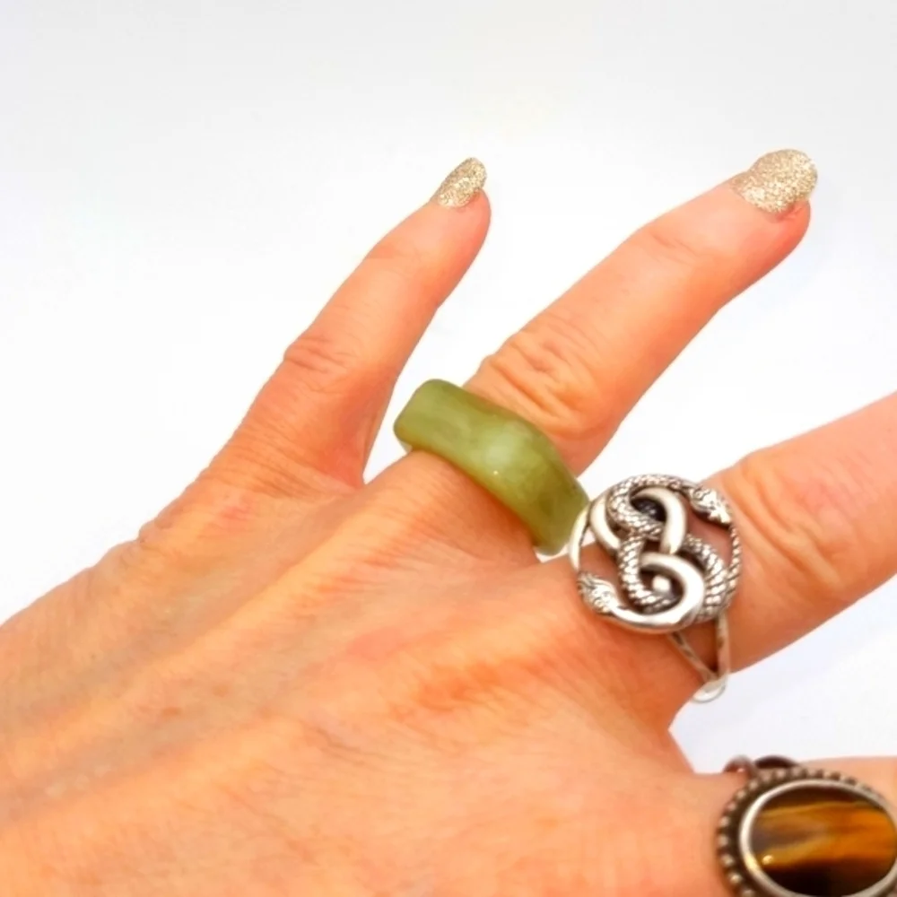 Vintage Sculpture Olive Lucite Ring Size 6.5
